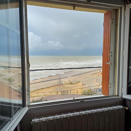 Au Gre Des Marees 2 Appartement Face A La Mer 2Eme Etage Ault Exterior foto