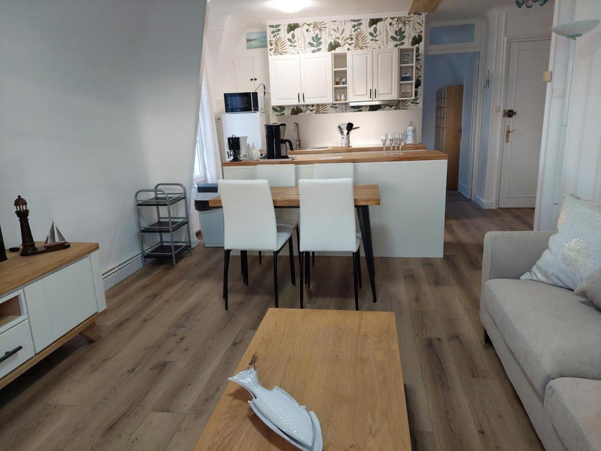 Au Gre Des Marees 2 Appartement Face A La Mer 2Eme Etage Ault Exterior foto